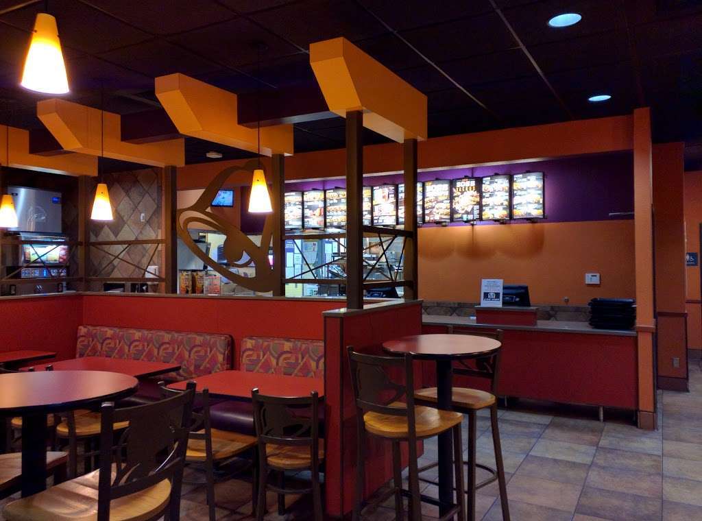 Taco Bell | 1621 E, IN-44, Shelbyville, IN 46176, USA | Phone: (317) 392-6143