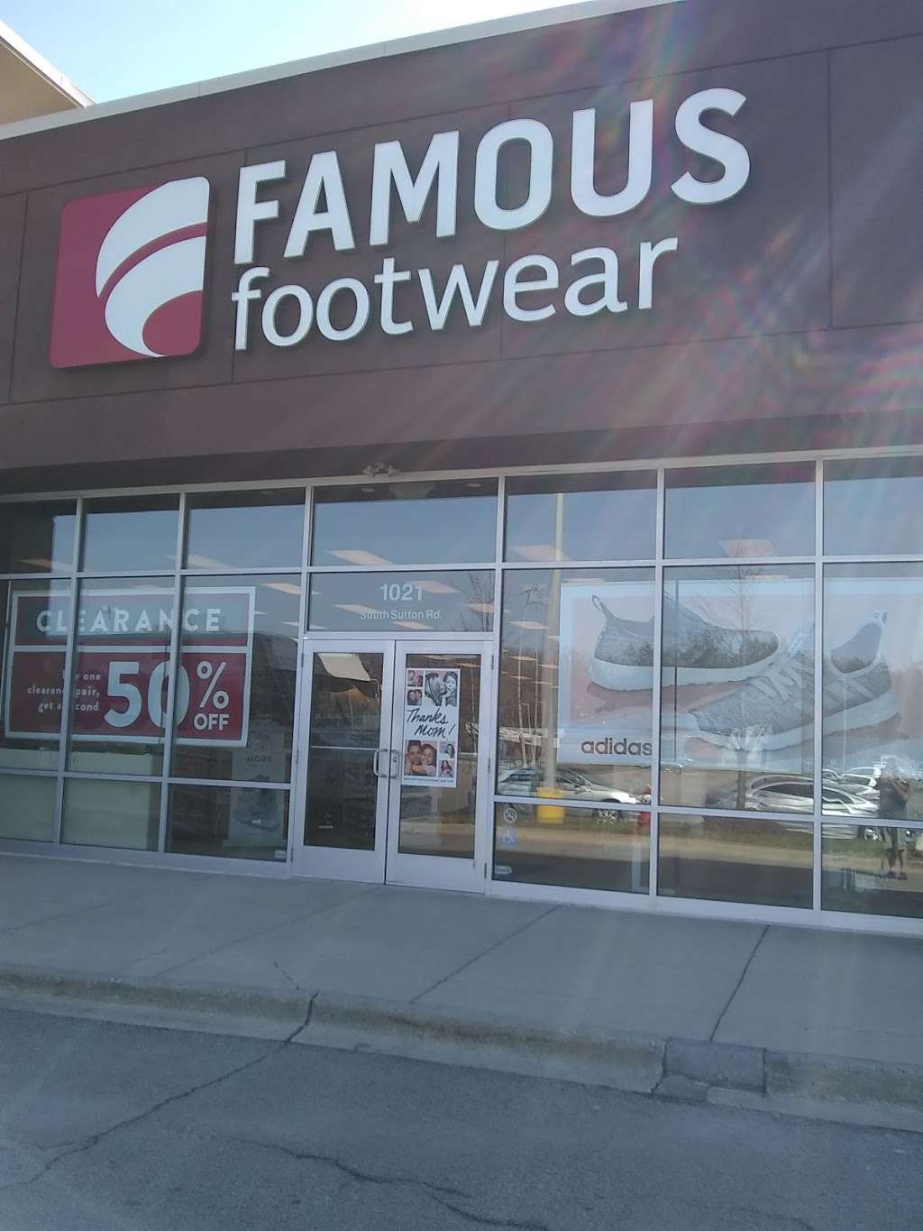 Famous Footwear | 1021 S Sutton Rd, Streamwood, IL 60107, USA | Phone: (630) 540-7647