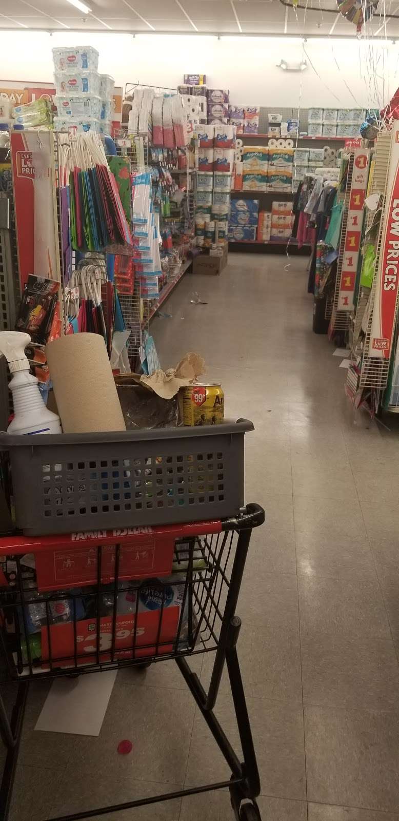 Family Dollar | 200 W Camden Ave, Moorestown, NJ 08057, USA | Phone: (856) 222-1696