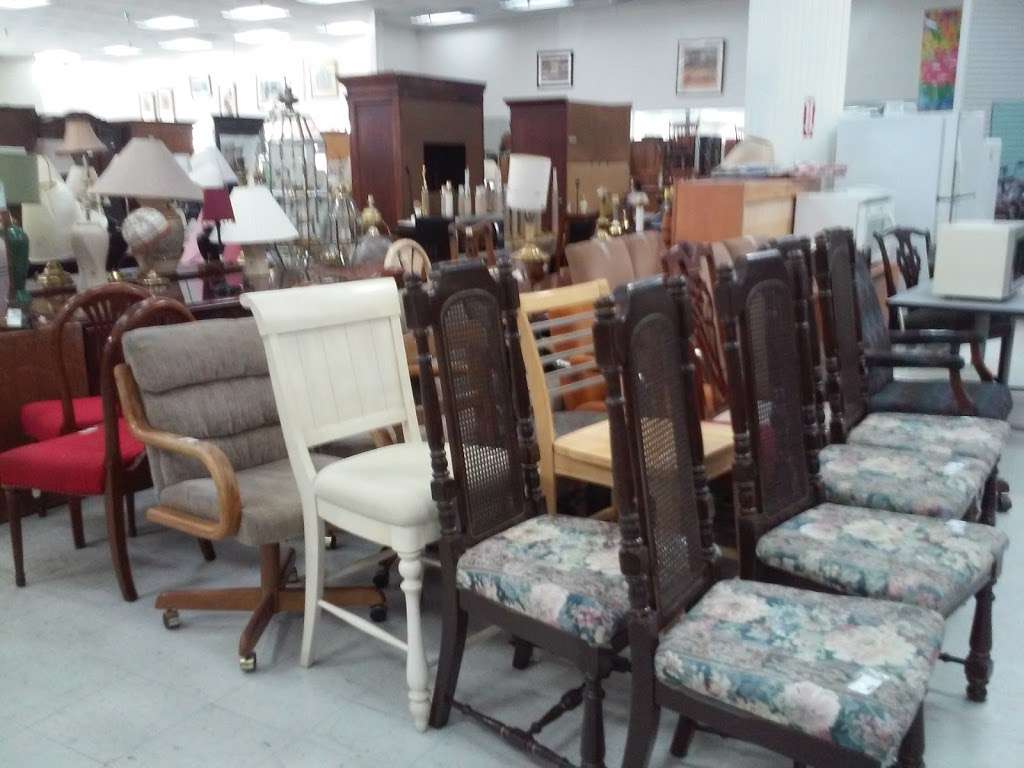 UGM Super Thrift Store | 2305 W Airport Fwy #110, Irving, TX 75062 | Phone: (972) 252-6040