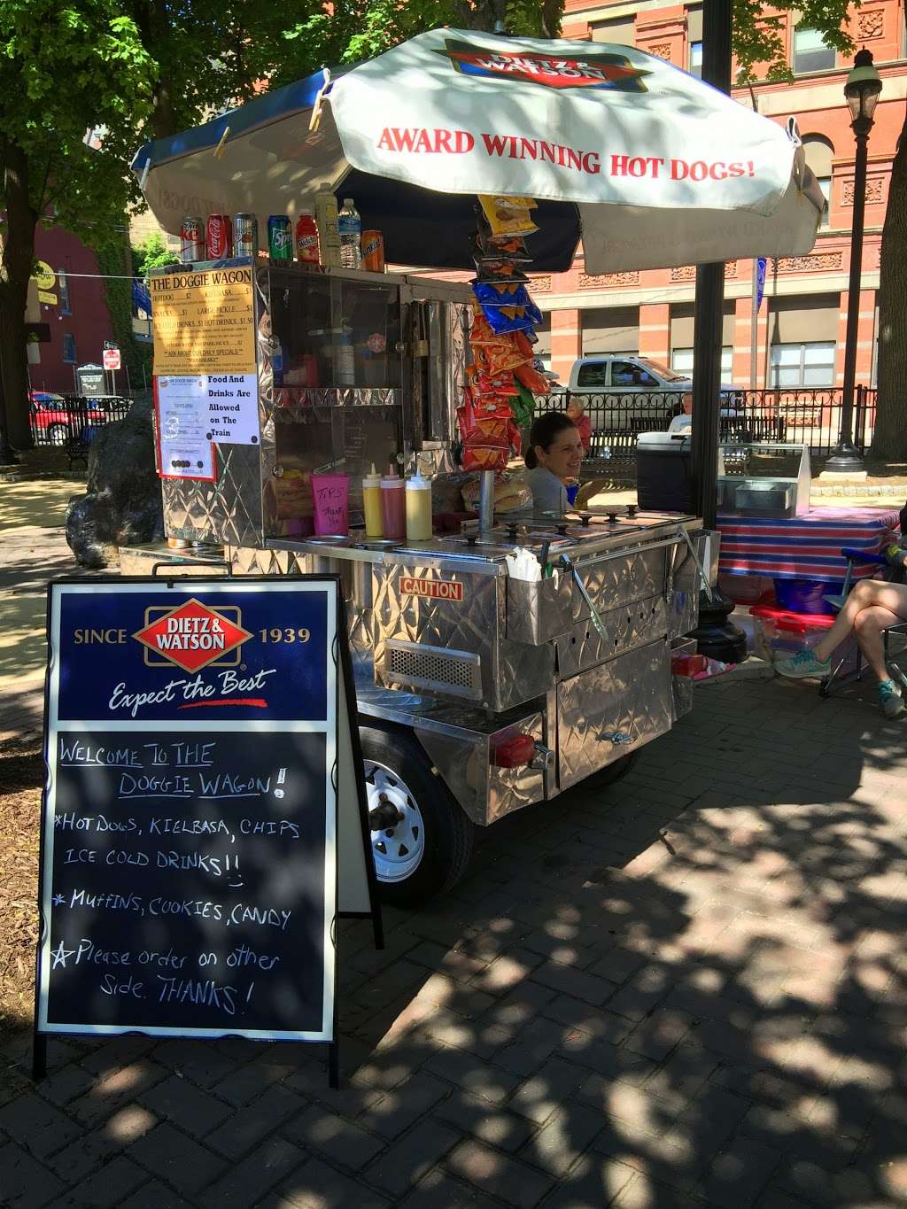 Doggie Wagon Hotdogs | 20 Susquehanna St, Jim Thorpe, PA 18229 | Phone: (570) 233-1845