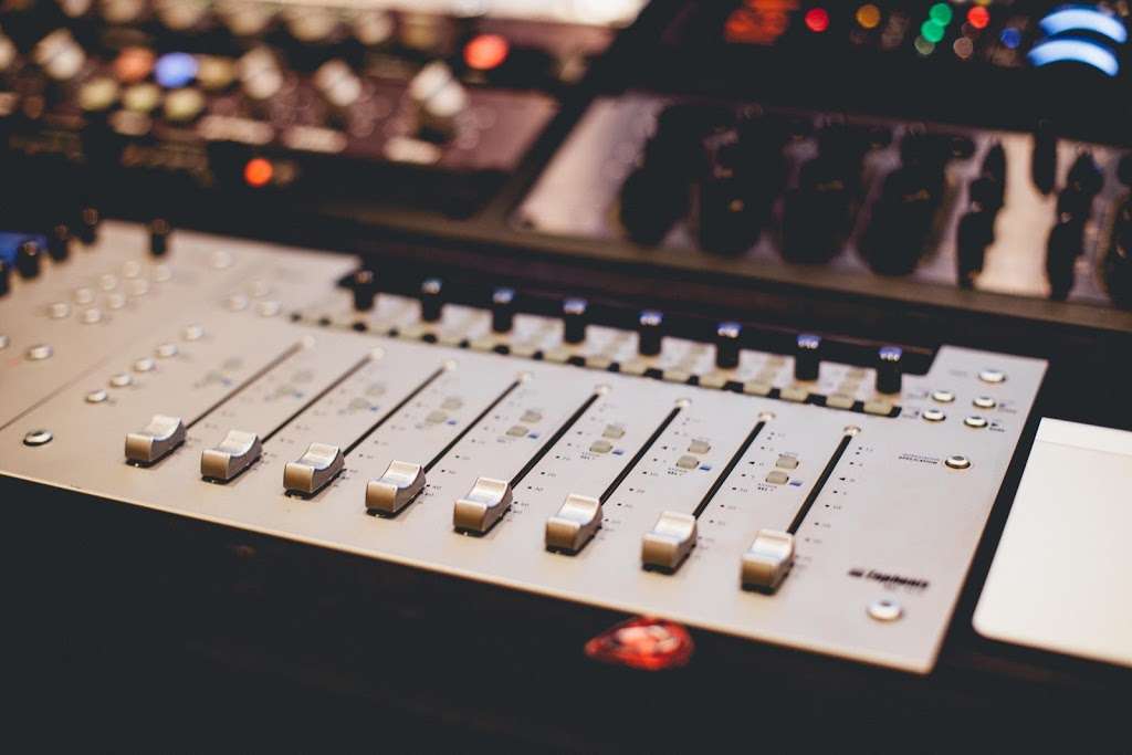 Twenty/20 Audio Mastering | 146 Riverside Ave, Lancaster, PA 17602, USA | Phone: (717) 552-8484