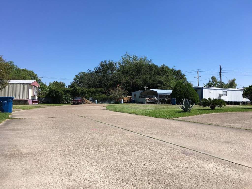 Bayside Mobile Home Park | 1818 Main St, La Marque, TX 77568, USA | Phone: (832) 422-7368