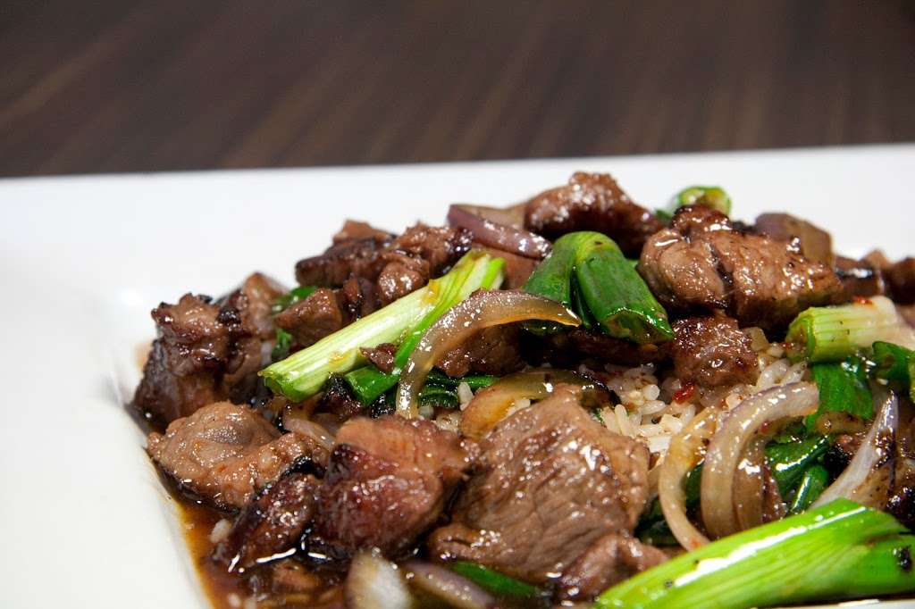 Ling & Louies Asian Bar and Grill | DFW International Airport (DFW), 2040 N International Pkwy, Dallas, TX 75261, USA | Phone: (972) 973-7325