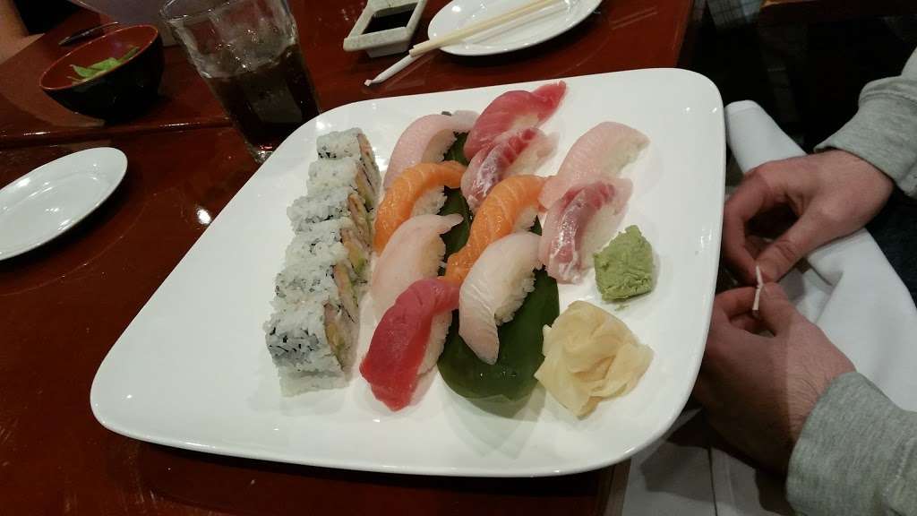Fuji Japanese Restaurant | 131 U.S. 9, Forked River, NJ 08731, USA | Phone: (609) 693-8688