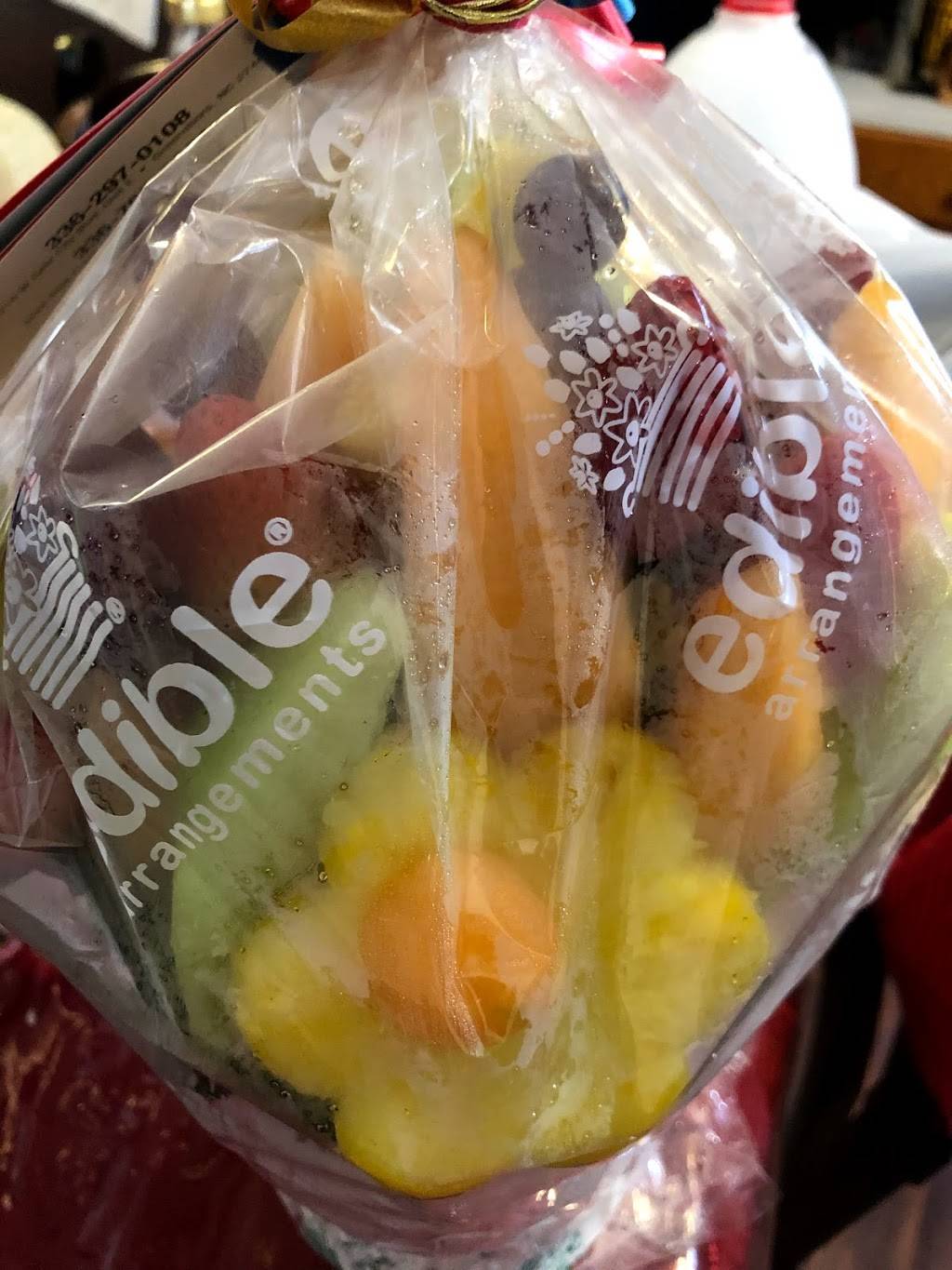 Edible Arrangements | 3244 Silas Creek Pkwy, Winston-Salem, NC 27103, USA | Phone: (336) 768-2034