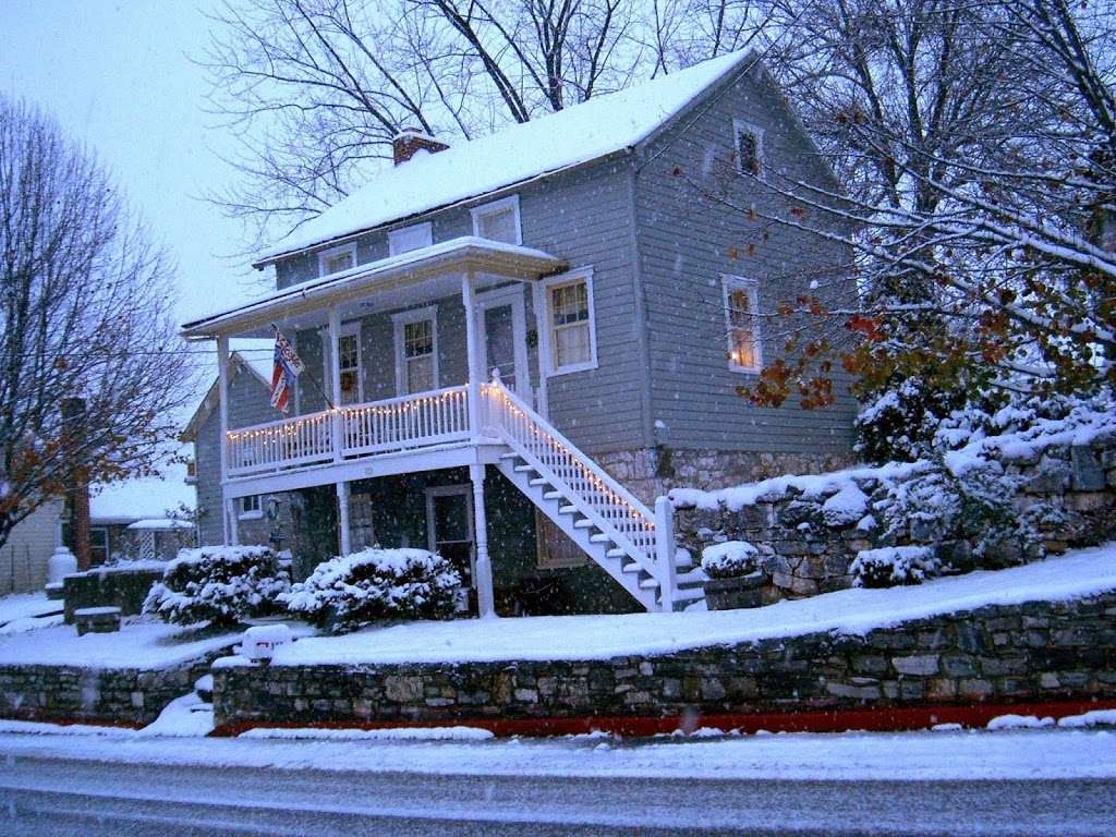 Antietam Guest House | 111 W Chapline St, Sharpsburg, MD 21782, USA | Phone: (301) 992-9017
