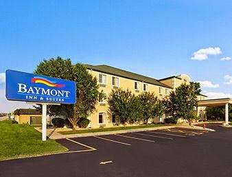 Baymont by Wyndham DeKalb | 1314 W Lincoln Hwy, DeKalb, IL 60115, USA | Phone: (815) 748-7100