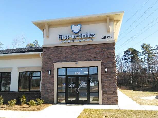 First in Smiles Dentistry | 2925 Matthews Weddington Rd #200, Matthews, NC 28104, USA | Phone: (704) 844-2943