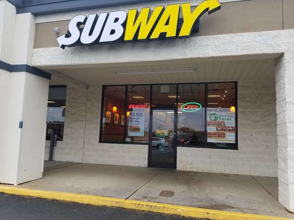 Subway Restaurants | 501 E Main St #6, Louisa, VA 23093, USA | Phone: (540) 967-3915