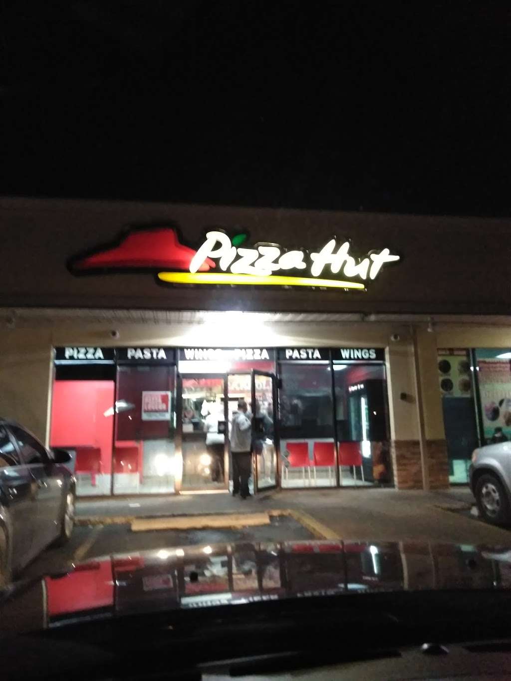 Pizza Hut | 2204 Kelly Blvd #103, Carrollton, TX 75006 | Phone: (972) 416-1166