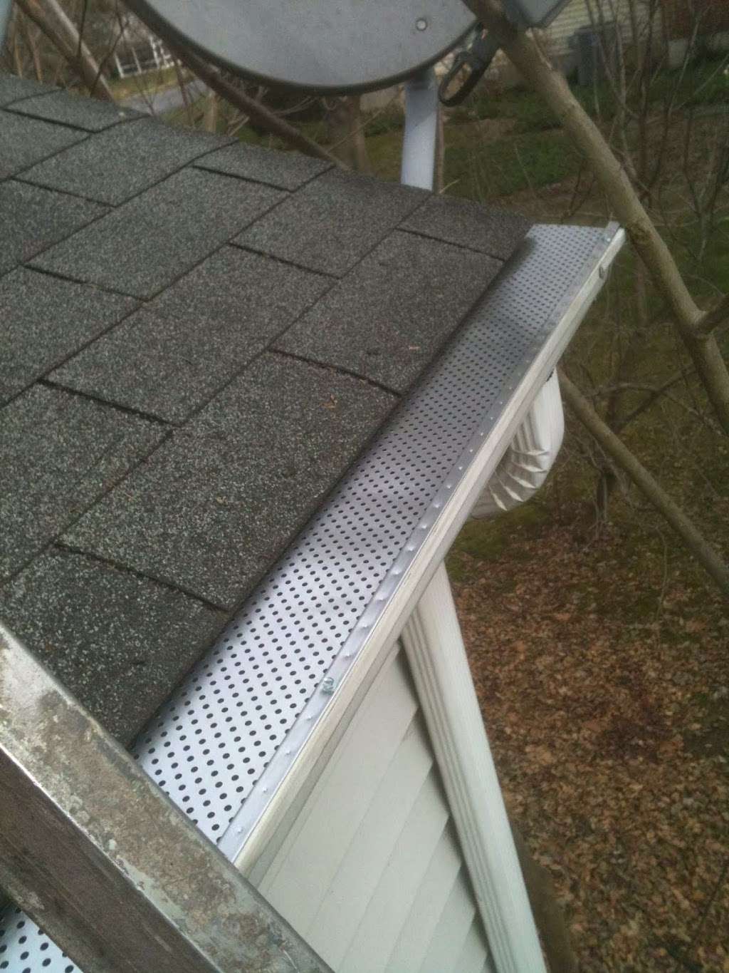 Gutter Cleaning Services- PA PRO | 1419 Wedgewood Rd, Wilmington, DE 19805, USA | Phone: (302) 544-1506