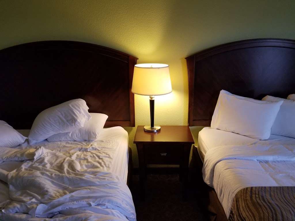 Days Inn by Wyndham Doswell At the Park | 16220 International St, Doswell, VA 23047, USA | Phone: (804) 612-8680