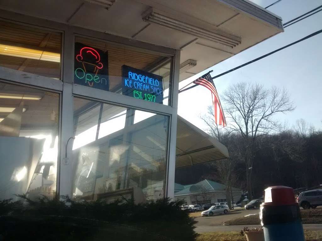 Ridgefield Ice Cream Shop | 680 Danbury Rd, Ridgefield, CT 06877, USA | Phone: (203) 438-3094