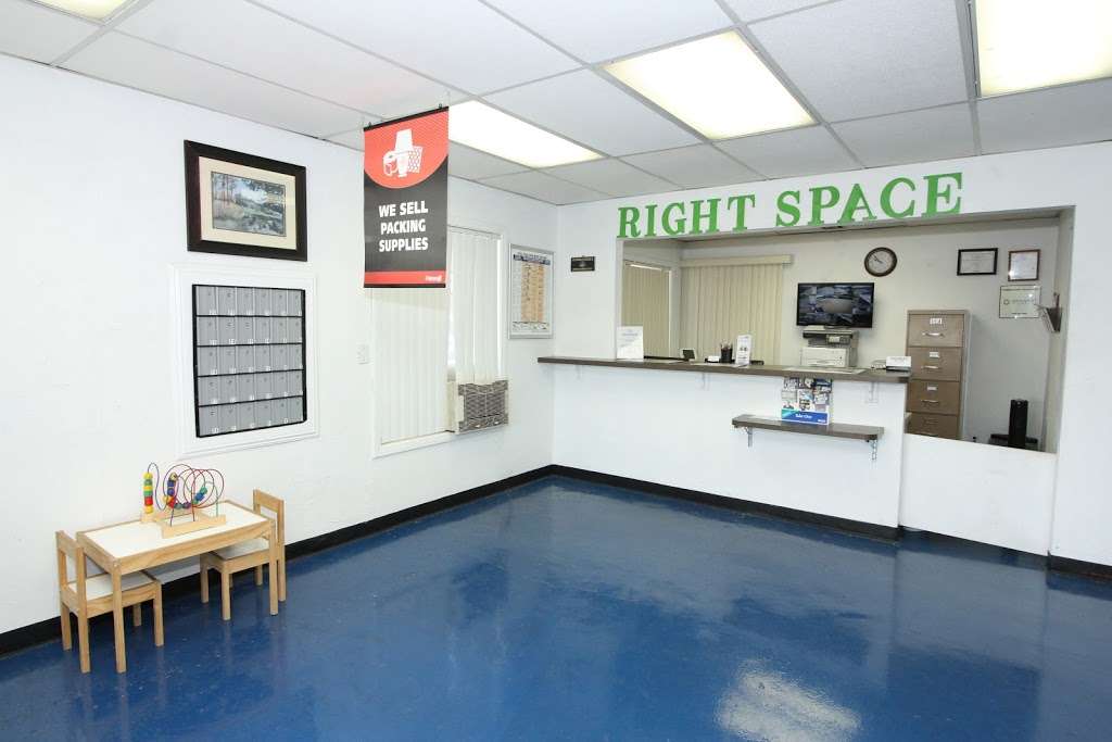 RightSpace Storage | 11622 Amargosa Rd, Victorville, CA 92392, USA | Phone: (760) 991-3224