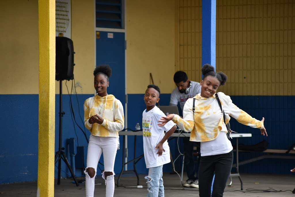 Lovelia P Flournoy Elementary | 1630 E 111th St, Los Angeles, CA 90059, USA | Phone: (323) 564-2545