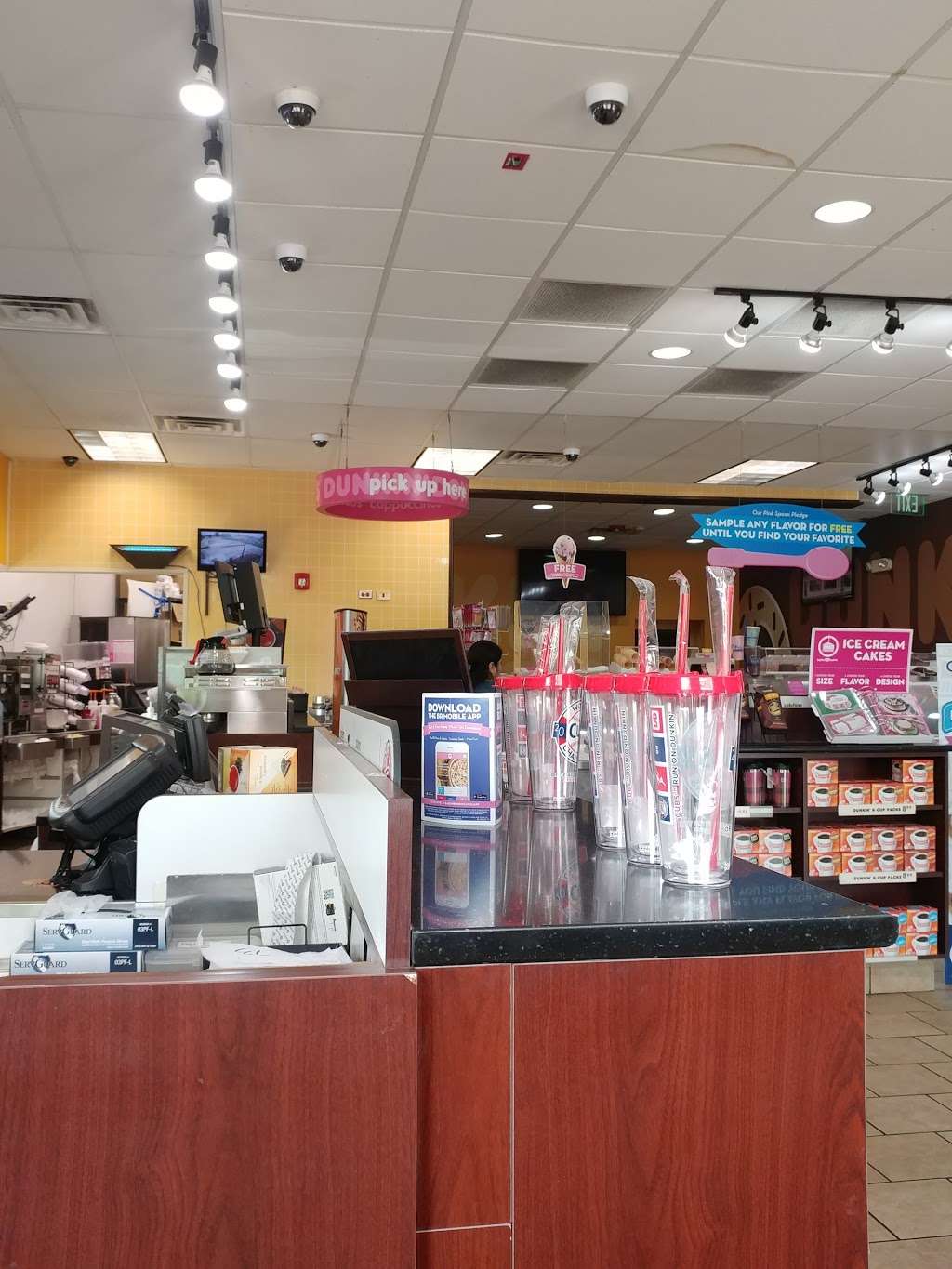 Dunkin Donuts | 1204 S Milwaukee Ave, Prospect Heights, IL 60070 | Phone: (847) 215-2211