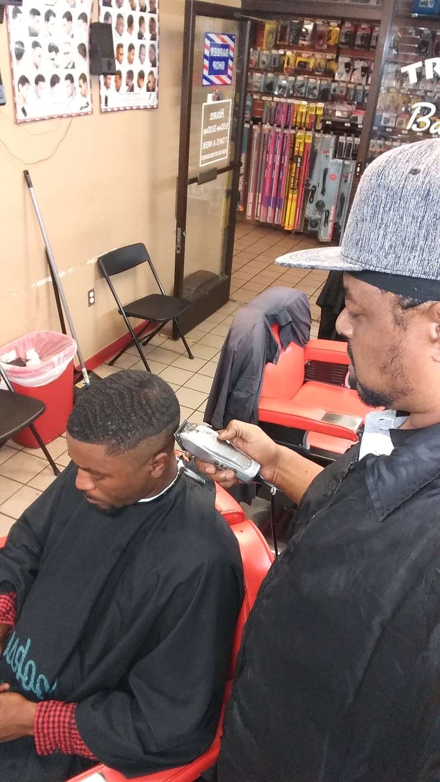 Greg Tha Barber | Located inside Flying J Store, 7425 Bonnie View Rd, Dallas, TX 75241 | Phone: (214) 431-8458