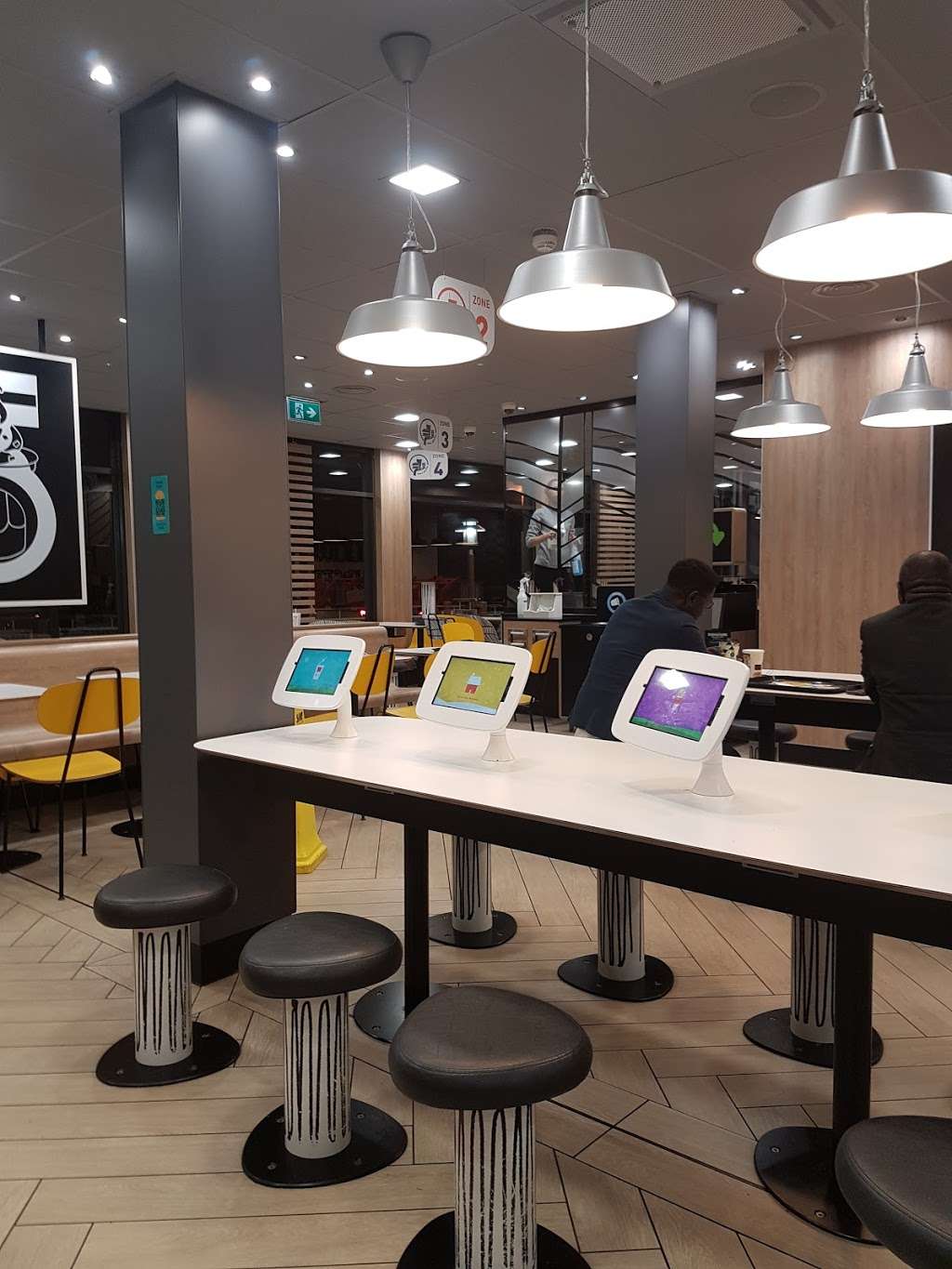 McDonalds Friern Barnet | Friern Bridge Retail Park, London N11 3PW, UK | Phone: 020 8368 8533