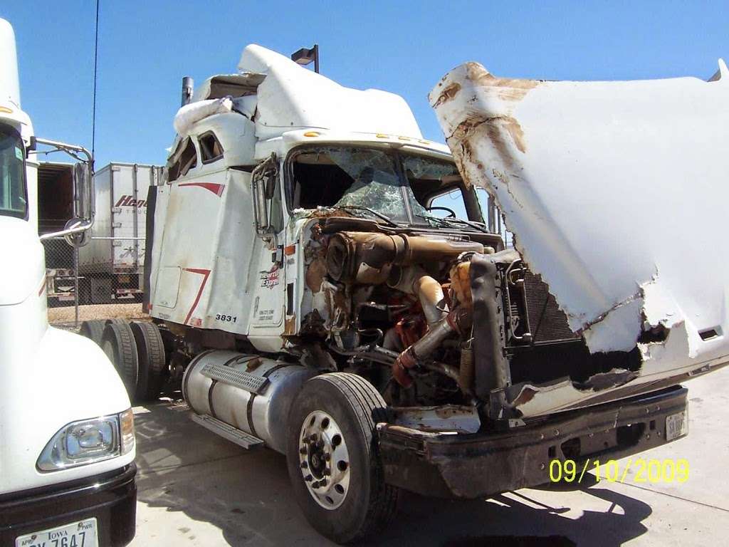 truck and trailer repair along wisconsin i39