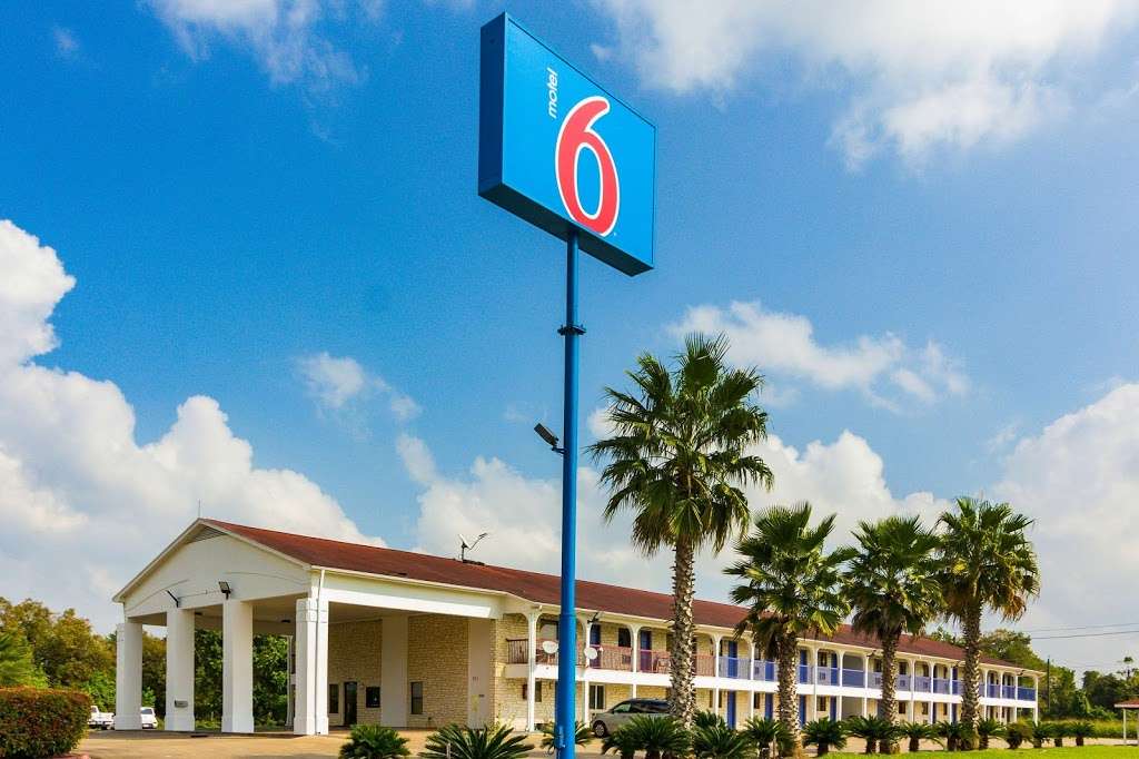 Motel 6 Wharton | 9985 US 59 Rd, Wharton, TX 77488, USA | Phone: (979) 532-0301