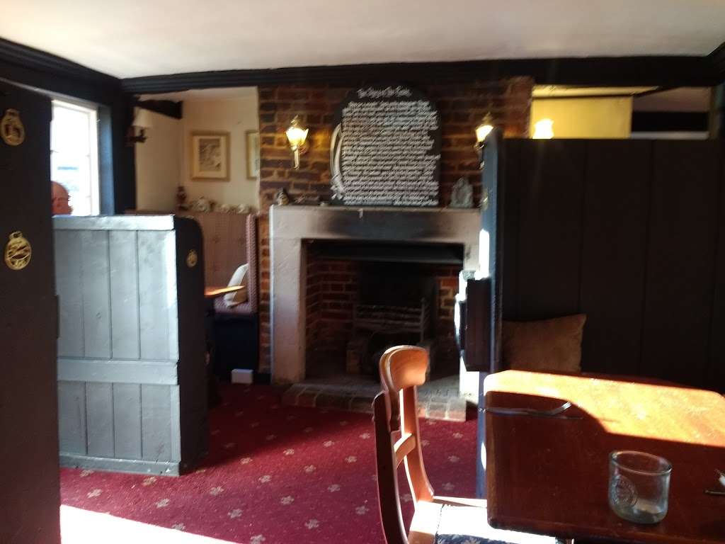 Fox & Hounds | Tilburstow Hill Rd, South Godstone, Godstone RH9 8LY, UK | Phone: 01342 893474