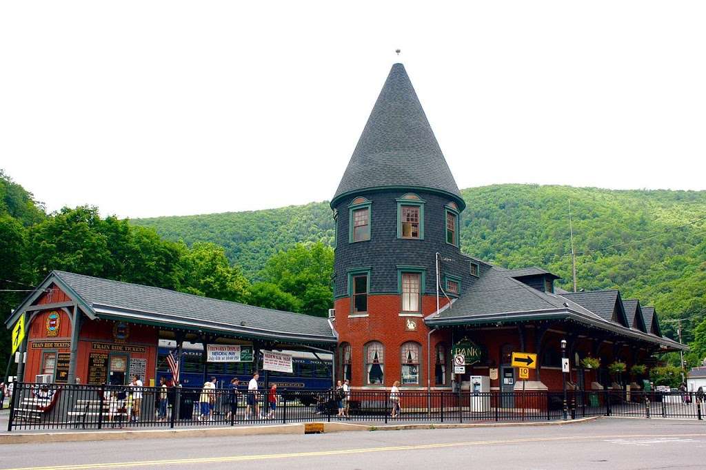 Mauch Chunk station (Central Railroad of New Jersey) | 1 Susquehanna St, Jim Thorpe, PA 18229, USA | Phone: (610) 562-2102