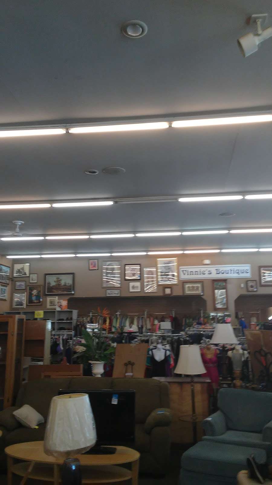 Society of St. Vincent de Paul - Sunnyslope Thrift Store | 8231 N 7th St, Phoenix, AZ 85020, USA | Phone: (602) 861-2634