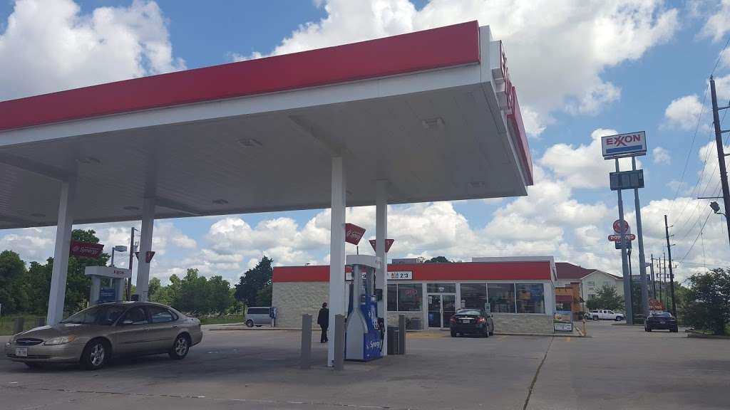 Exxon | 600 W Southline St, Cleveland, TX 77328, USA | Phone: (281) 592-8181