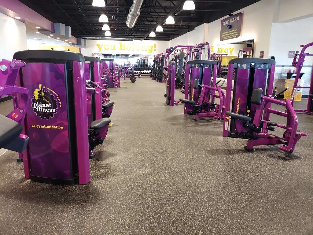 Planet Fitness | 201 Roosevelt Rd, Villa Park, IL 60181, USA | Phone: (630) 233-4867