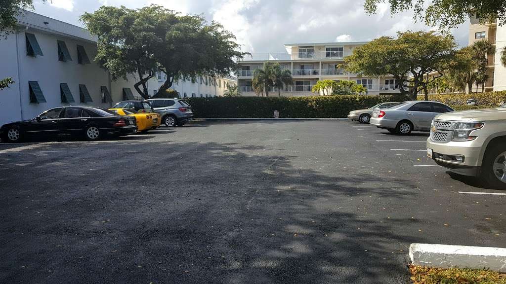 La Pensee Guest Parking | 4001 S Ocean Blvd, South Palm Beach, FL 33480, USA