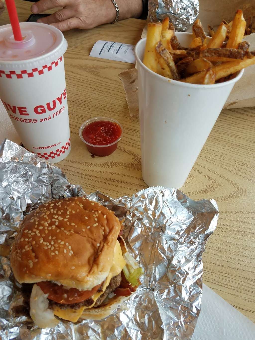 Five Guys | 340 Ogden Ave, Downers Grove, IL 60515, USA | Phone: (630) 963-1550