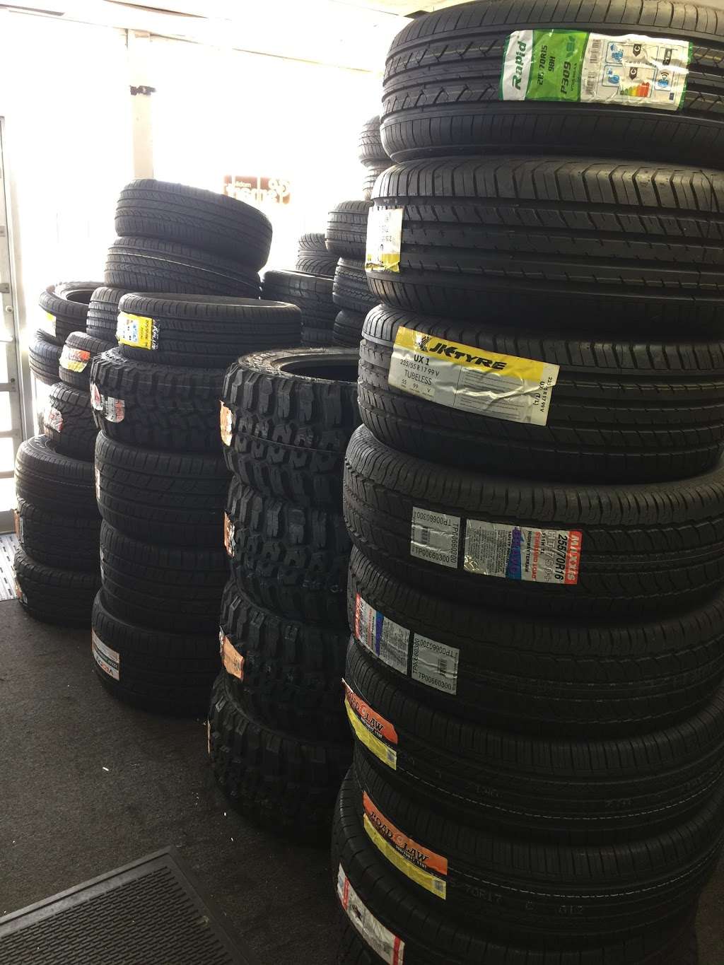 Low Price Tires | 2901 TX-3, Dickinson, TX 77539, USA | Phone: (281) 678-8686