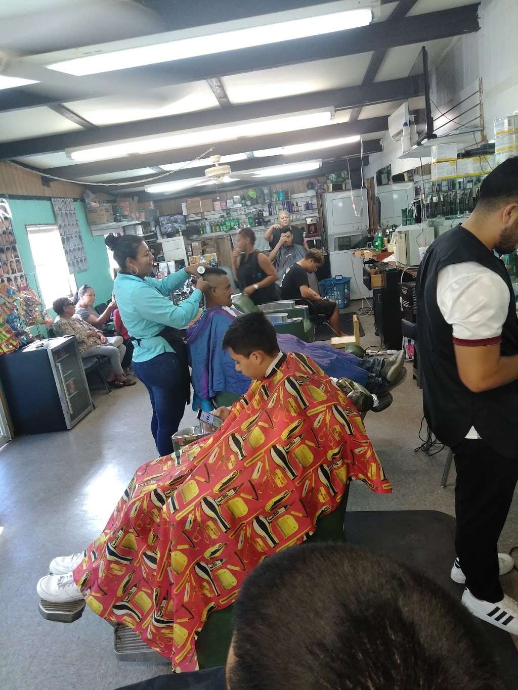 Porter Barber & Beauty Shop | 24361-24499 FM1314, Porter, TX 77365 | Phone: (281) 354-1615