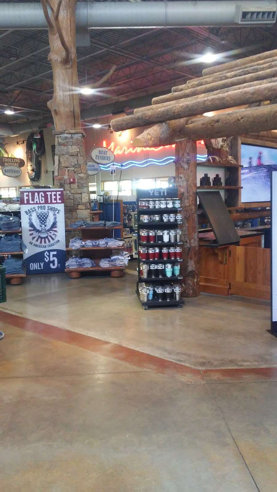 Bass Pro Shops Tracker Boat Center | 2501 Bass Pro Dr, Grapevine, TX 76051 | Phone: (972) 691-5134