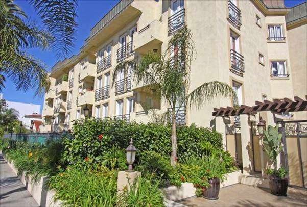 Hamilton Villas Apartments | 230 S Hamilton Dr, Beverly Hills, CA 90211, USA