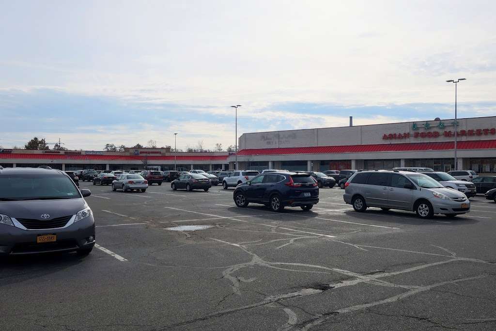 West Shore Plaza/Chelsea St | Staten Island, NY 10314, USA