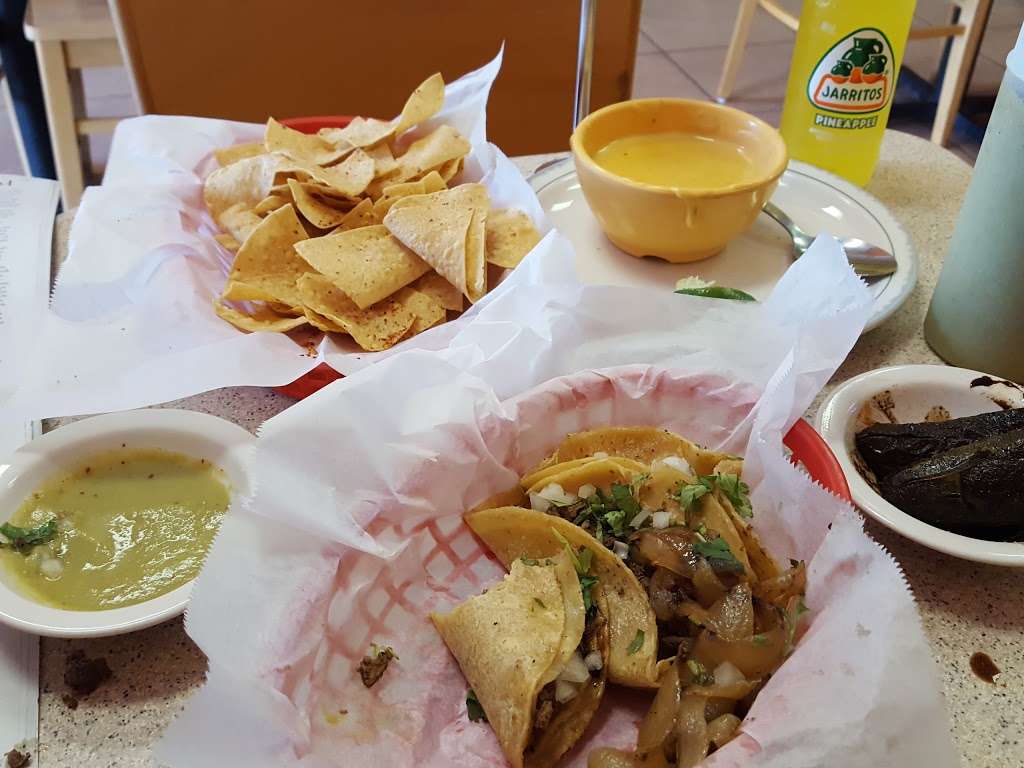 3 Hermanos Taqueria | 1450 W Pleasant Run Rd #172, Lancaster, TX 75146, USA | Phone: (214) 269-1705