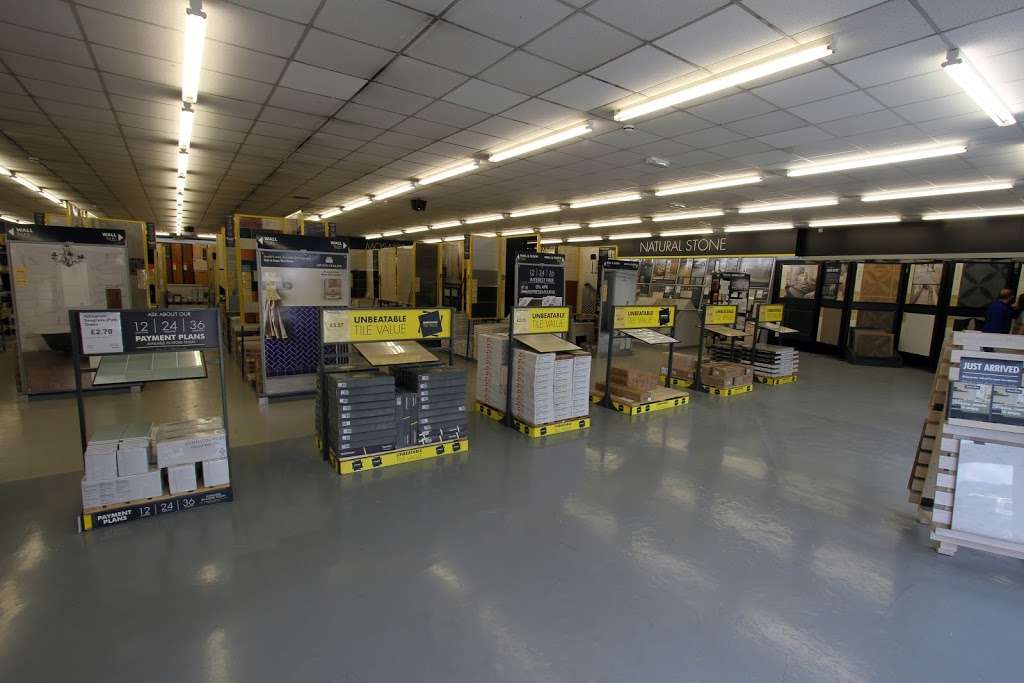 Topps Tiles Harlow | Unit 2 Oaks Retail Park, Howard Way, Harlow CM20 2AB, UK | Phone: 01279 454348