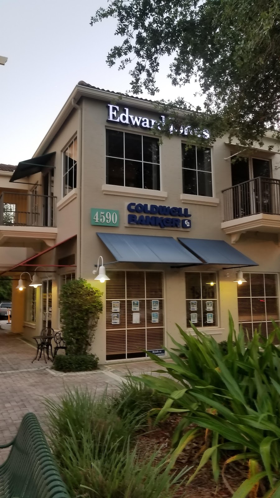 Sandy Friedman Coldwell Banker Realtor | 4590 PGA Boulevard #108, Palm Beach Gardens, FL 33418, USA | Phone: (561) 632-3497