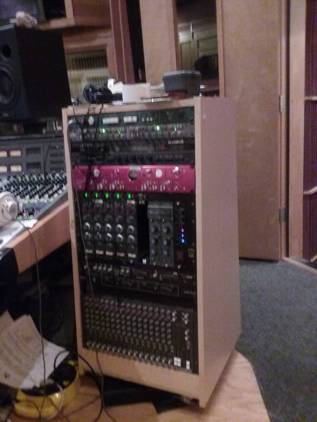 Salmon Peak Recording Studios | 25802 Hazy Hollow Dr, San Antonio, TX 78255, USA | Phone: (210) 378-3304