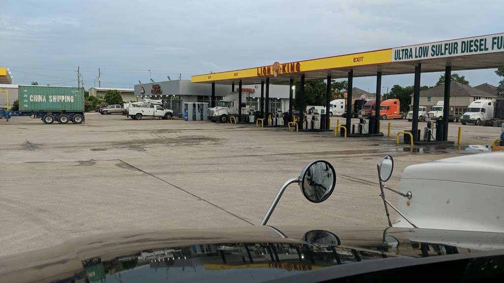 Lion King Truck Stop | 201 W Barbours Cut Blvd, La Porte, TX 77571 | Phone: (281) 471-5252