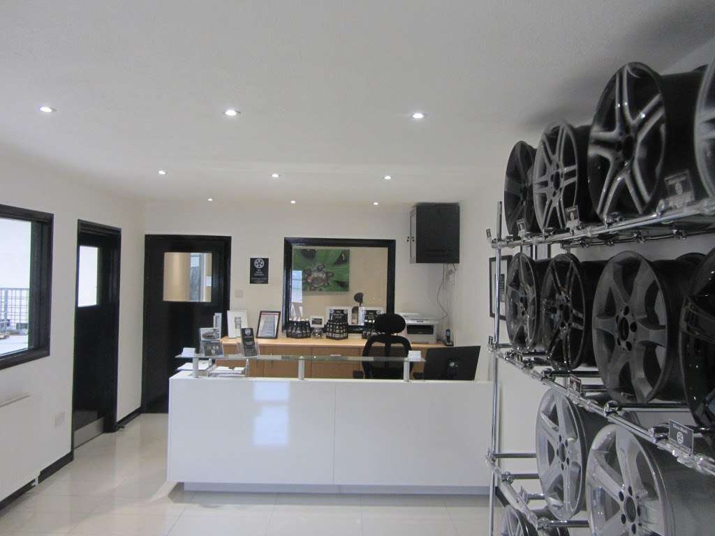 The Wheel Specialist | Unit 3, Beech Industrial Centre, Porters Wood, St Albans AL3 6PQ, UK | Phone: 01727 220023