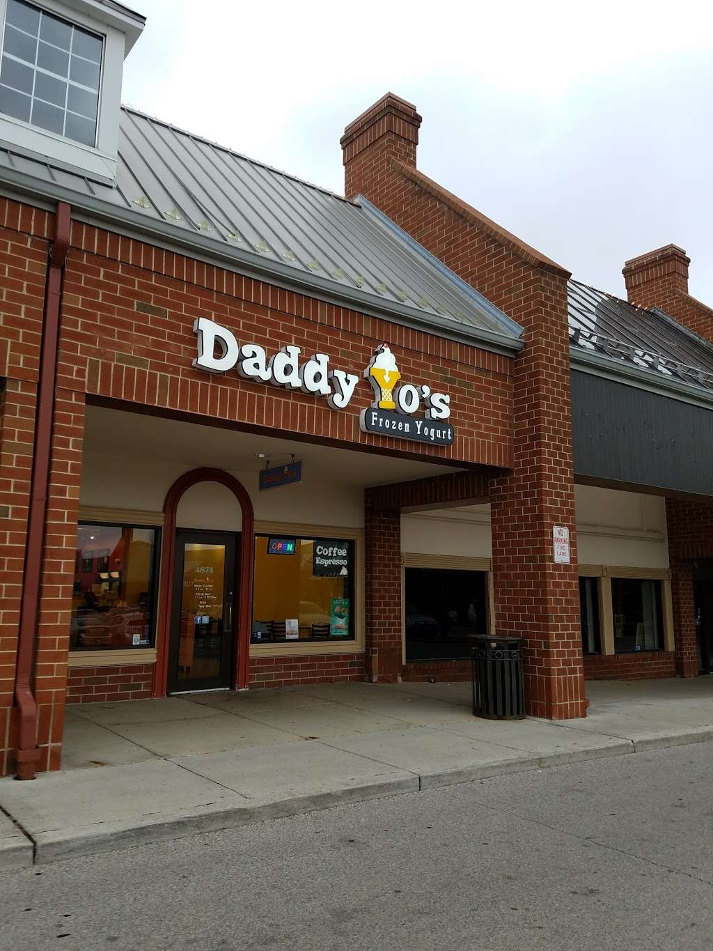 Daddy Yos Frozen Yogurt | 4874 S 74th St, Greenfield, WI 53220, USA | Phone: (414) 817-1100