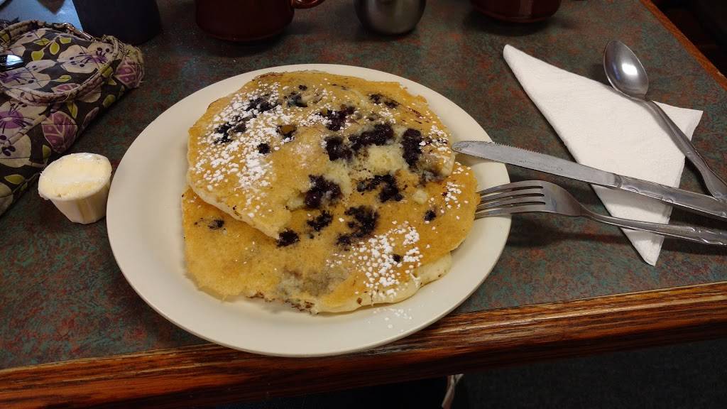 Dedham Diner | 247 Bussey St, Dedham, MA 02026, USA | Phone: (781) 329-3600