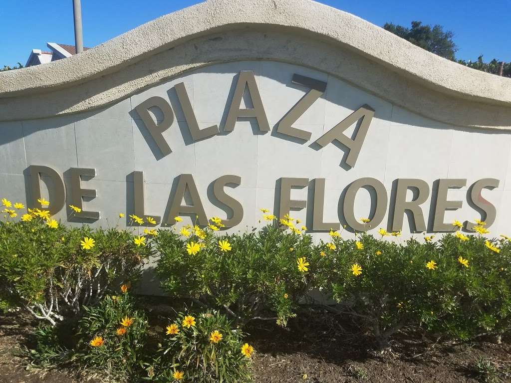 Los Flores Plaza | 2220 N Moorpark Rd, Thousand Oaks, CA 91360, USA
