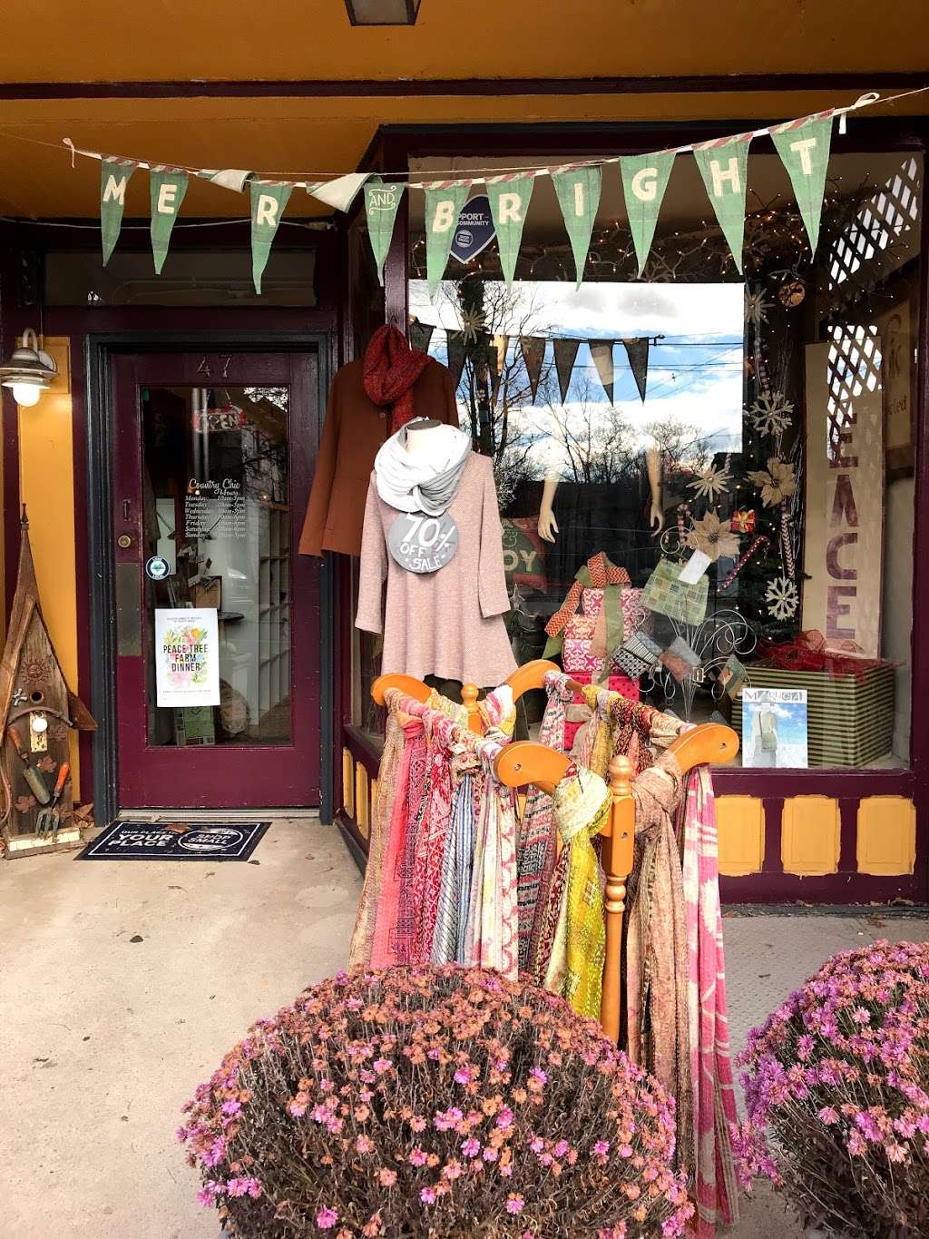 Country Chic Boutique & Consignmen | 47 Bridge St, Frenchtown, NJ 08825, USA | Phone: (908) 996-0122