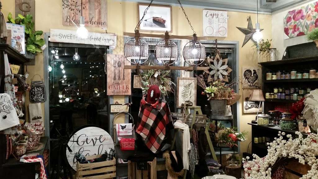 Farm House Collection | 109 Main St, Parkville, MO 64152, USA | Phone: (816) 656-5190