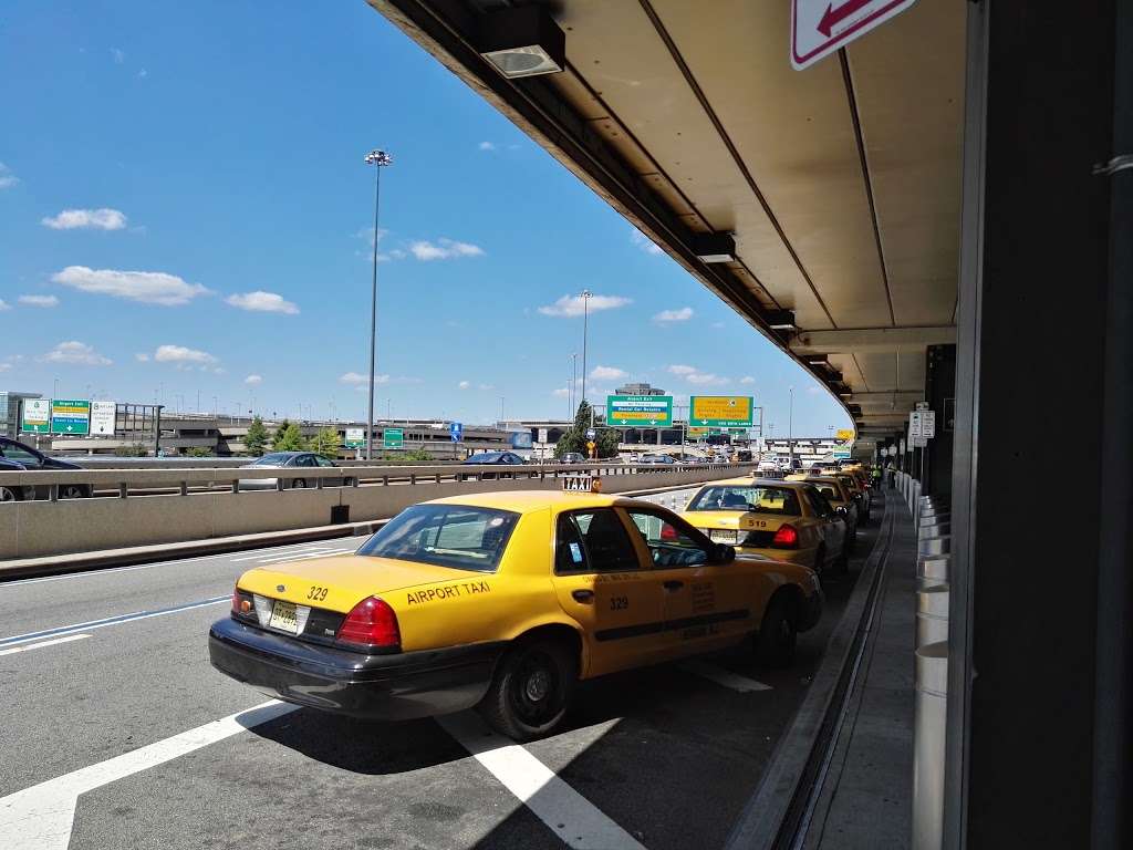 Short-Term Parking B | Newark International Airport St, Newark, NJ 07114, USA | Phone: (973) 961-6000