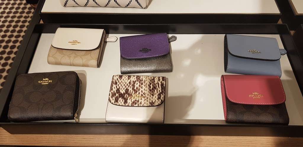 Coach | 1 Outlet Blvd, Wrentham, MA 02093, USA | Phone: (508) 384-9877